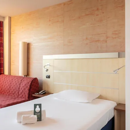 Отель Langhe 3*