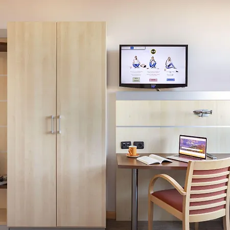 Отель Langhe 3*